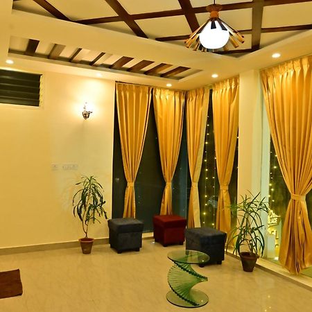 Hotel Boss Palace Mysore Bagian luar foto