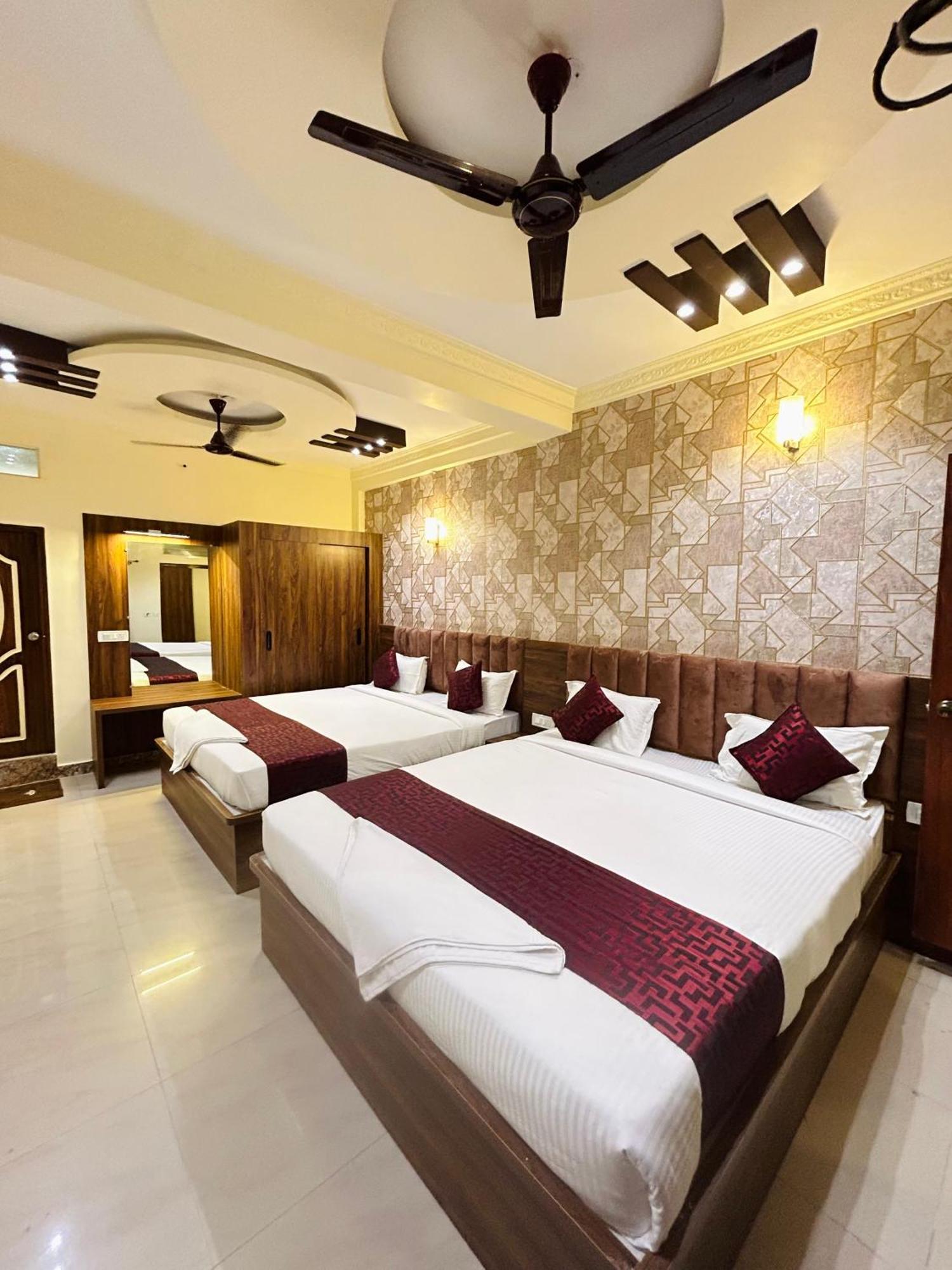 Hotel Boss Palace Mysore Bagian luar foto