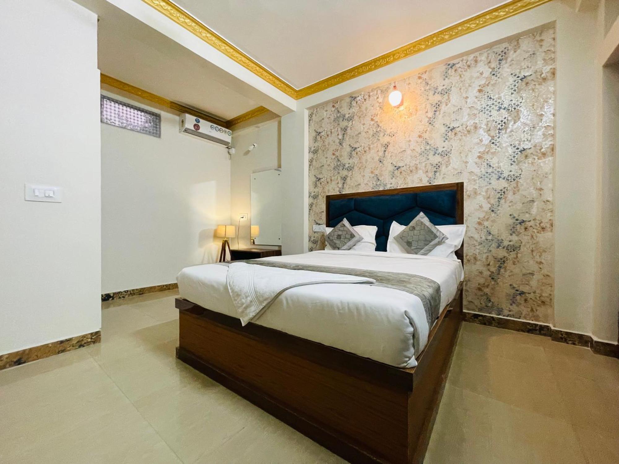 Hotel Boss Palace Mysore Bagian luar foto