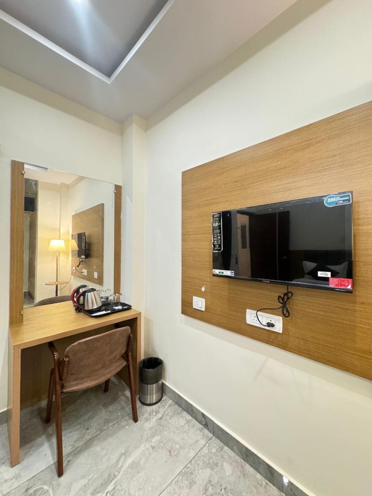 Hotel Boss Palace Mysore Bagian luar foto