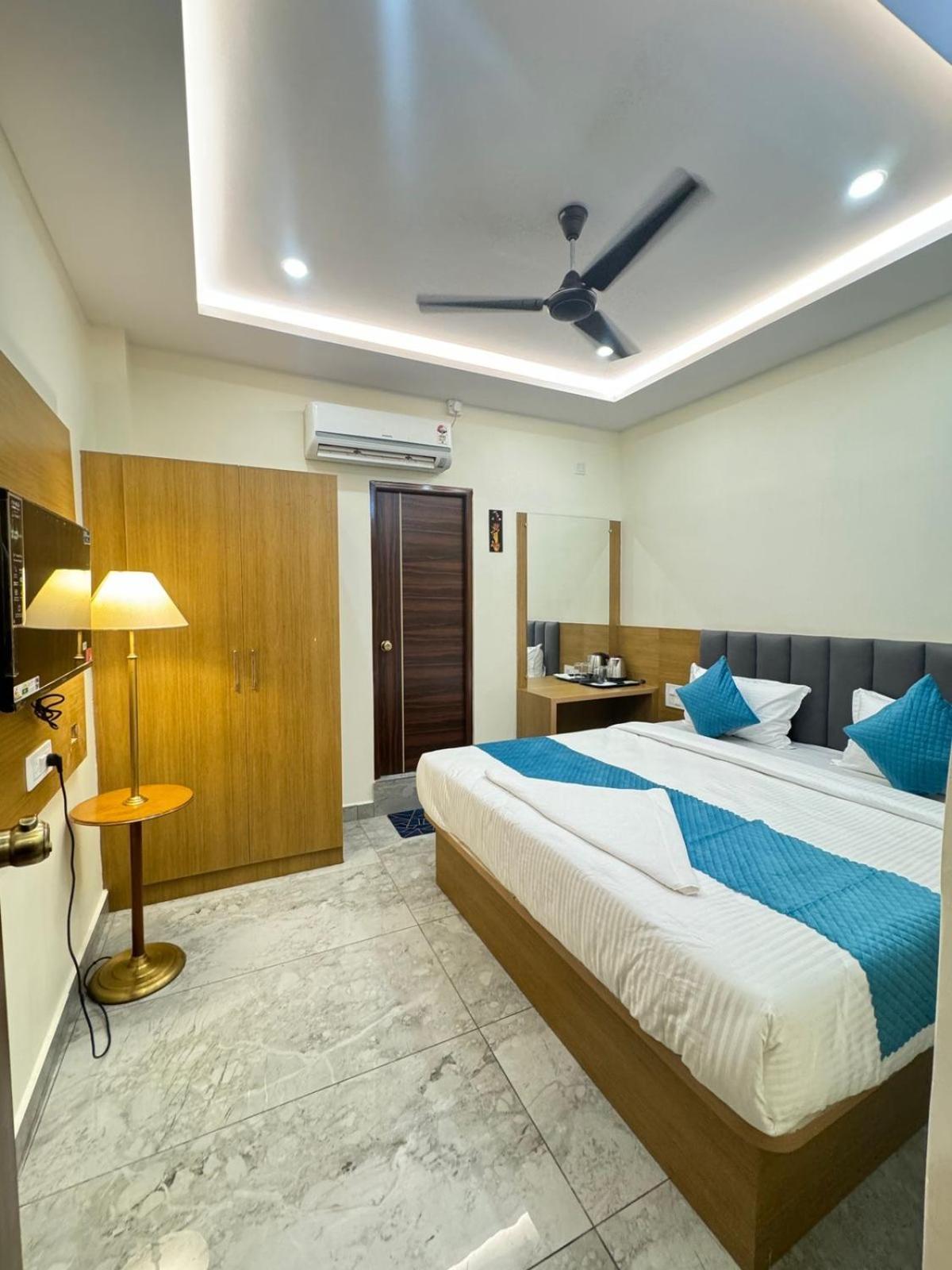 Hotel Boss Palace Mysore Bagian luar foto